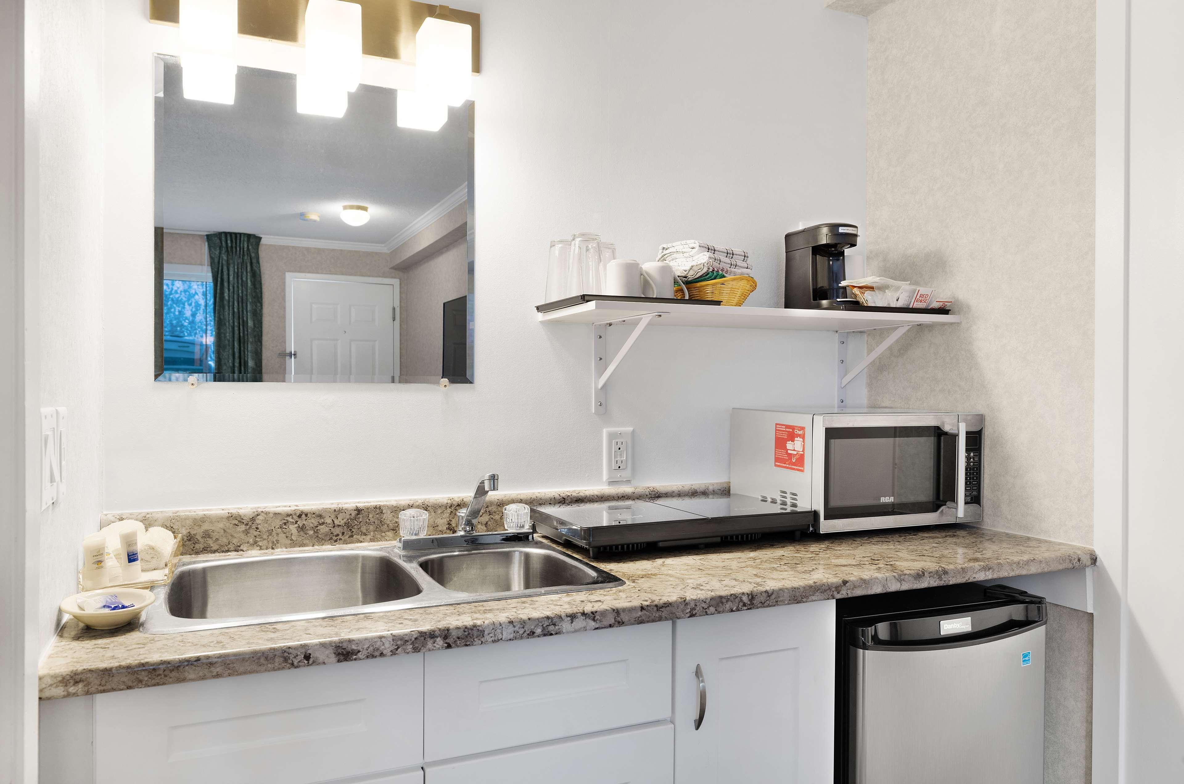 Surestay Hotel By Best Western Rossland Red Mountain Room photo